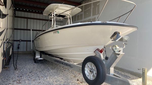 Boston Whaler 270 Dauntless 