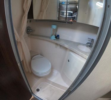 Regal 28-EXPRESS image
