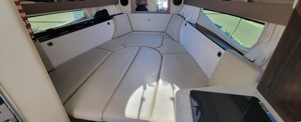 Regal 28-EXPRESS image