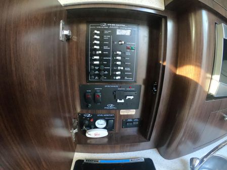 Regal 28-EXPRESS image