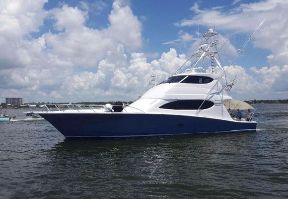 Hatteras 68 Convertible - main image