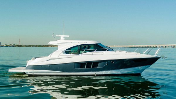 Cruisers Yachts 45 Cantius 