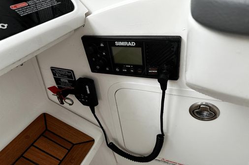 Sea Ray 320 Sundancer Outboard image