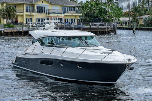 Tiara Yachts C44 Coupe image