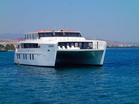 Power Catamaran - main image