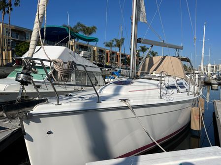 Hunter 38 image