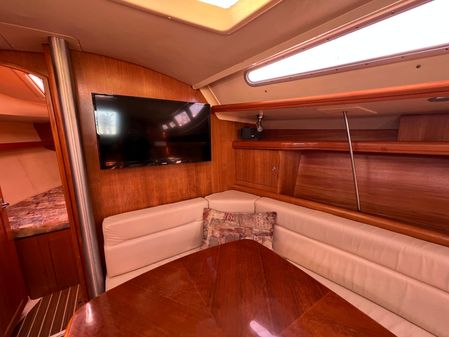 Hunter 38 image