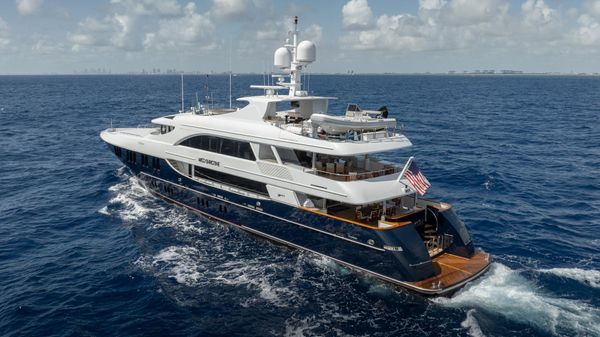 Trinity Yachts 157 Tri-Deck 