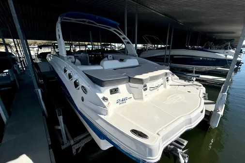 Chaparral 246 SSi image