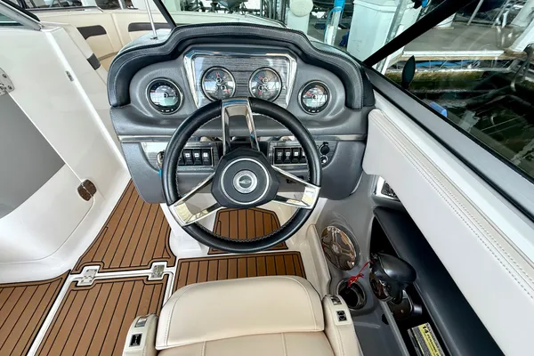 Chaparral 246-SSI image