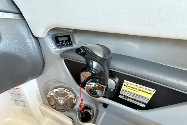 Chaparral 246-SSI image