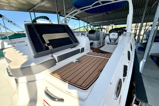 Chaparral 246 SSi image