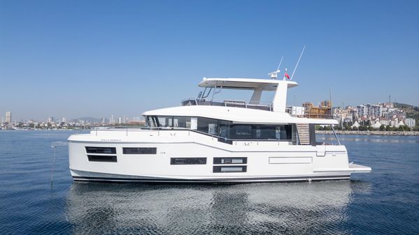 Beneteau Grand Trawler 62 image