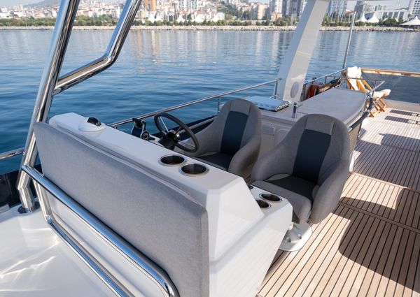 Beneteau Grand Trawler 62 image