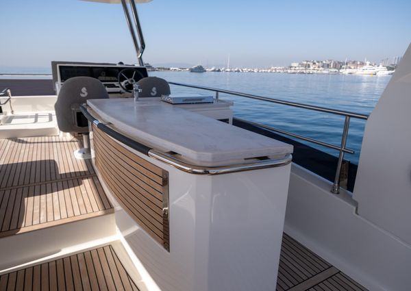 Beneteau Grand Trawler 62 image