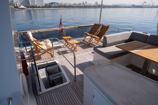 Beneteau Grand Trawler 62 image