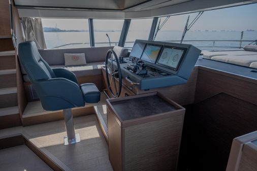 Beneteau Grand Trawler 62 image