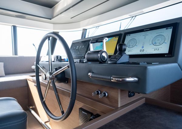 Beneteau Grand Trawler 62 image