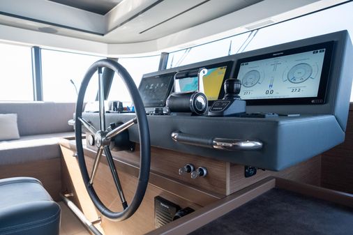 Beneteau Grand Trawler 62 image