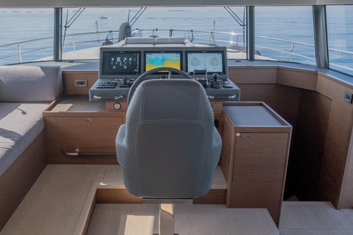 Beneteau Grand Trawler 62 image