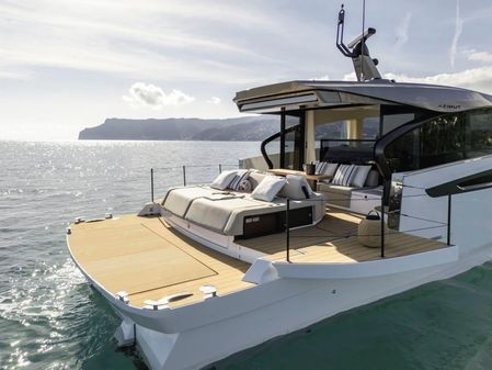 Azimut Seadeck 6 image