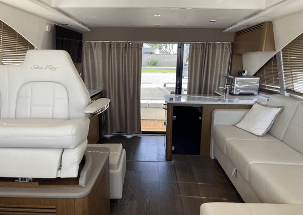 Sea Ray 460 Sundancer image