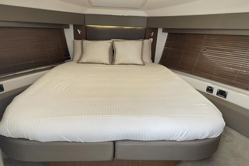 Sea Ray 460 Sundancer image