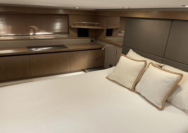 Sea Ray 460 Sundancer image