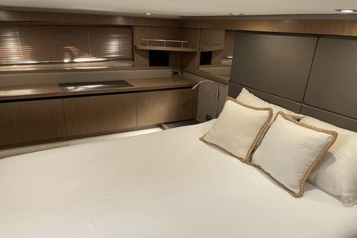 Sea Ray 460 Sundancer image