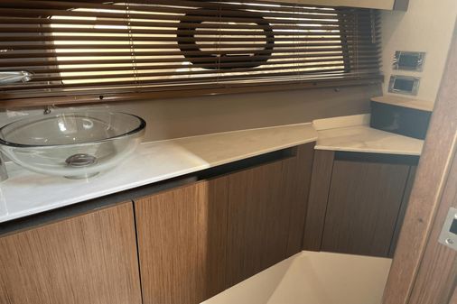 Sea Ray 460 Sundancer image