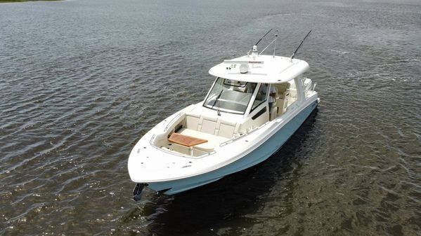 Boston Whaler 350 Realm image