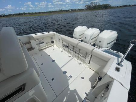 Boston Whaler 350 Realm image