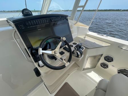 Boston Whaler 350 Realm image