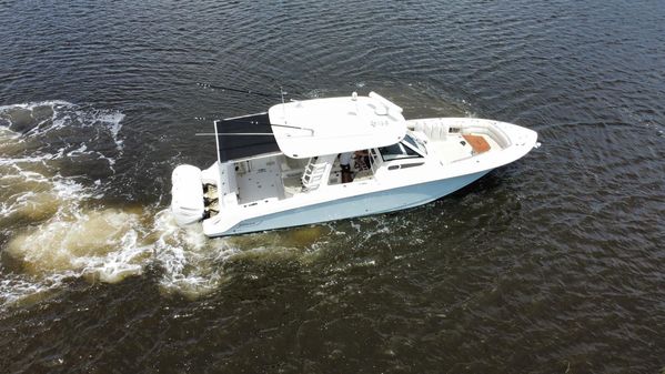 Boston Whaler 350 Realm image