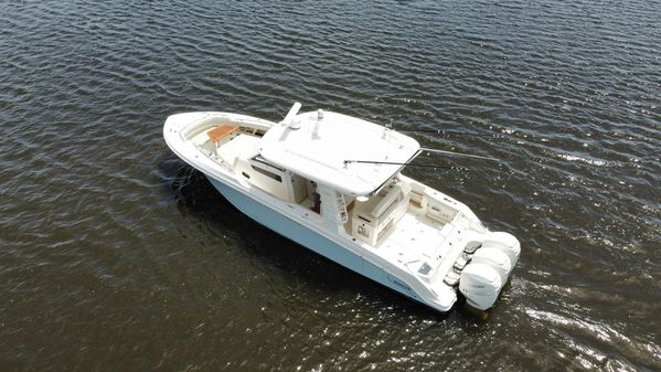 Boston Whaler 350 Realm image