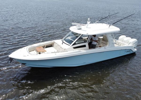 Boston-whaler 350-REALM image