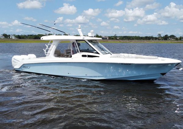 Boston-whaler 350-REALM image