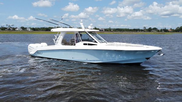 Boston Whaler 350 Realm image