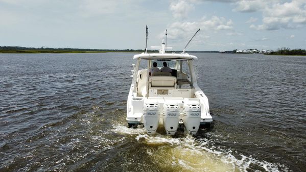 Boston Whaler 350 Realm image