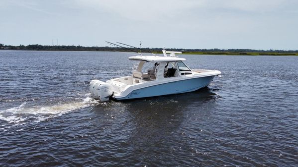 Boston Whaler 350 Realm image