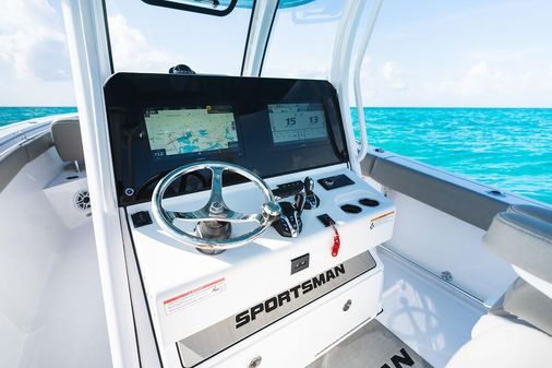 Sportsman OPEN-302-CENTER-CONSOLE image