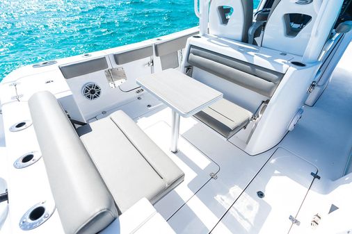 Sportsman OPEN-302-CENTER-CONSOLE image