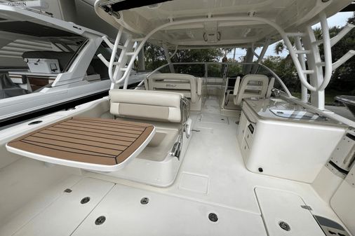 Boston Whaler 320 Vantage image