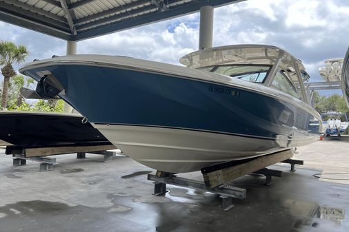 Boston Whaler 320 Vantage image