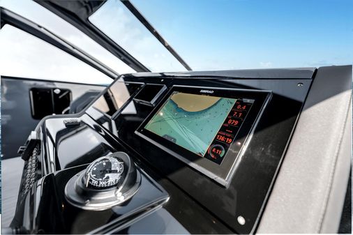 Cruisers Yachts 42 GLS image