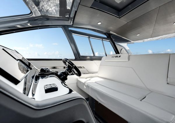 Cruisers Yachts 42 GLS image