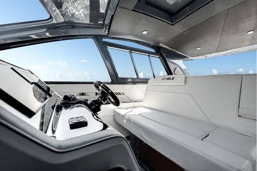 Cruisers Yachts 42 GLS image