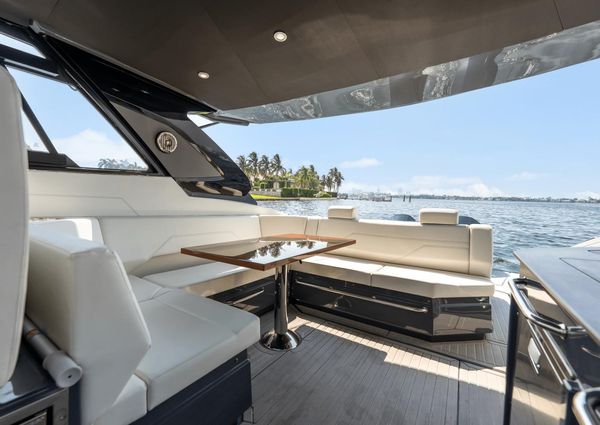 Cruisers Yachts 42 GLS image