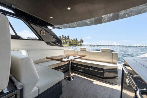 Cruisers Yachts 42 GLS image