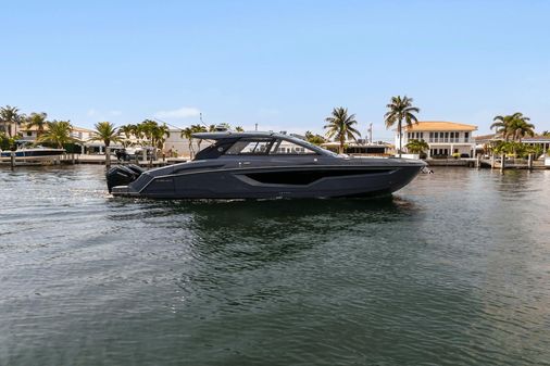 Cruisers Yachts 42 GLS image